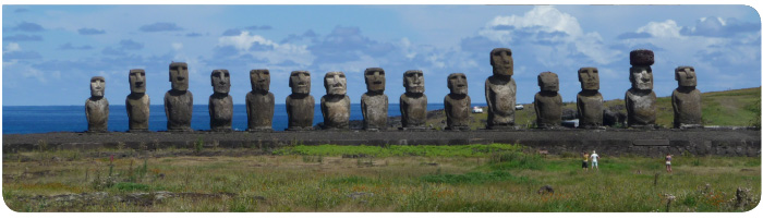 Moai auf der Osterinsel (Ahu Tongariki)